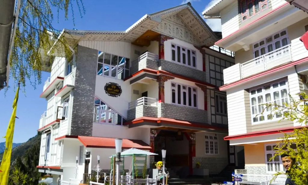 Hotel Golden Tashi Gakhil