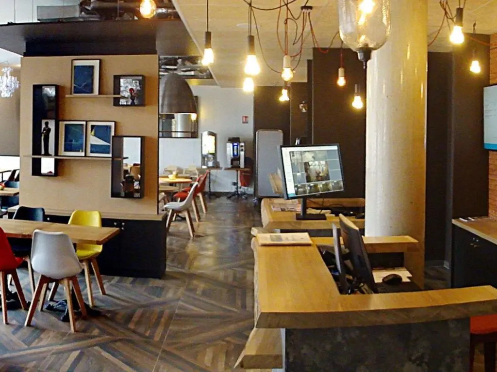 Food & Beverage