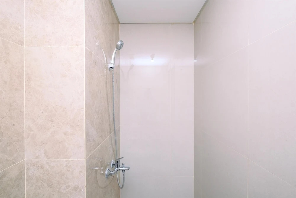 Cozy And Simply Look Studio Room At Transpark Cibubur Apartment