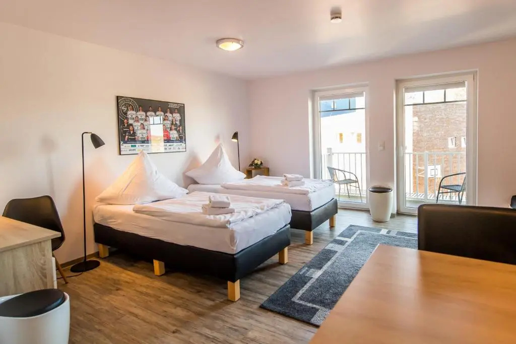 Standard Double room with balcony (full double bed)