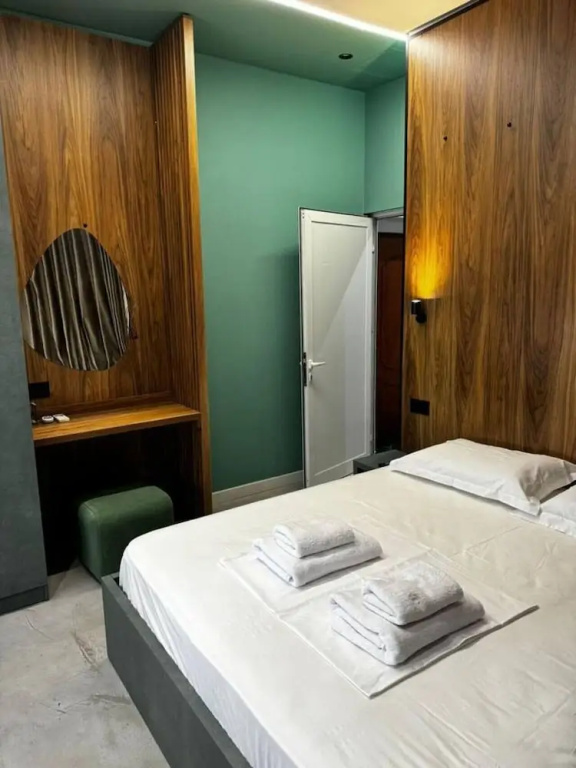 Warm Corner Studio Central Comfort
