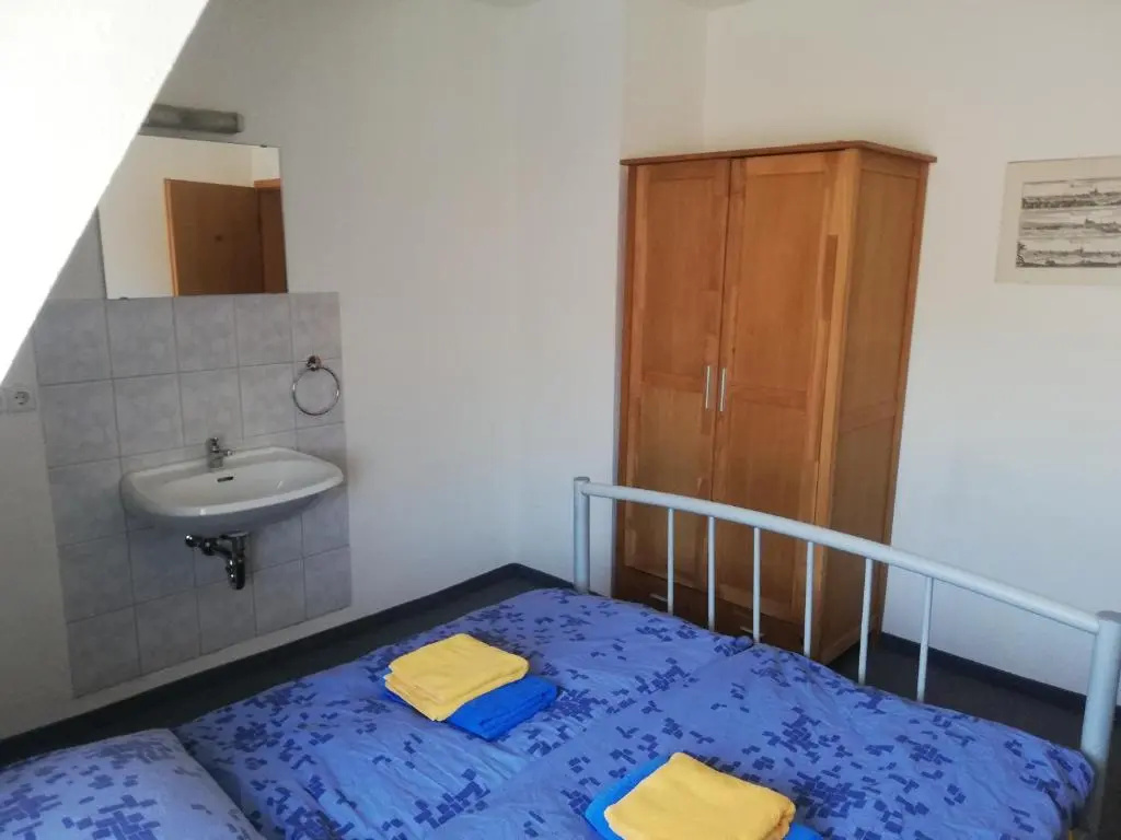 Economy room
