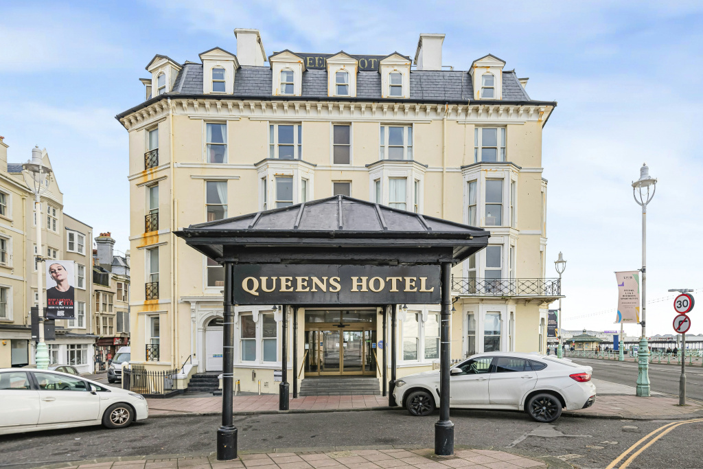 Queens Hotel