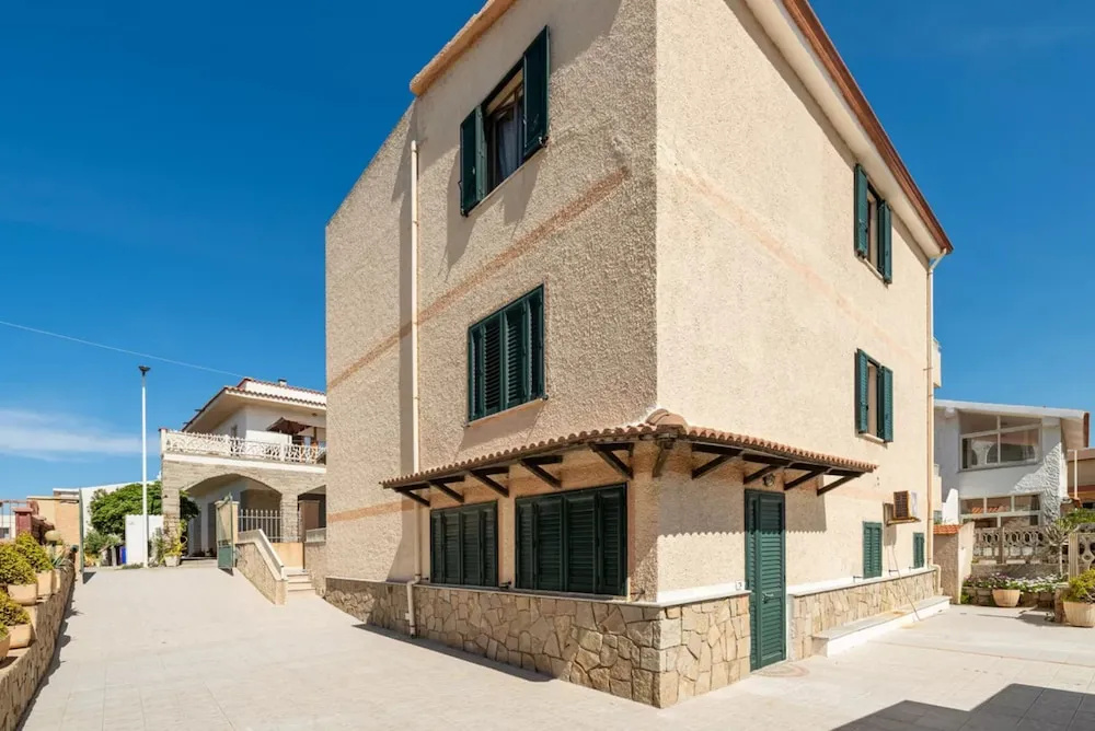 Relaxing Holiday Home 50mt From the sea