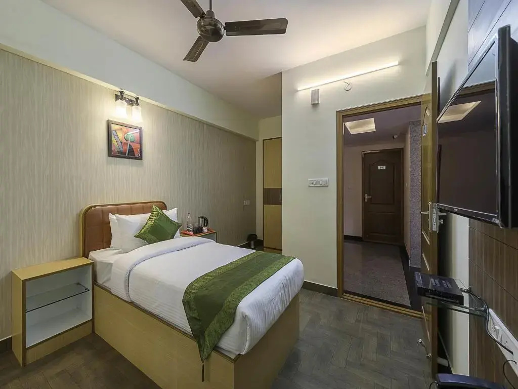Treebo Akshaya Mayflower Vijaya Bank Layout - Chambres