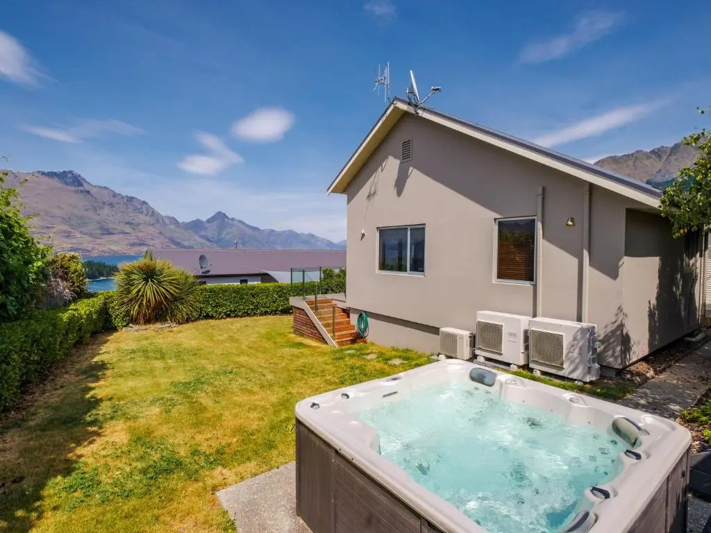 Central Wakatipu Haven – Queenstown Holiday Home