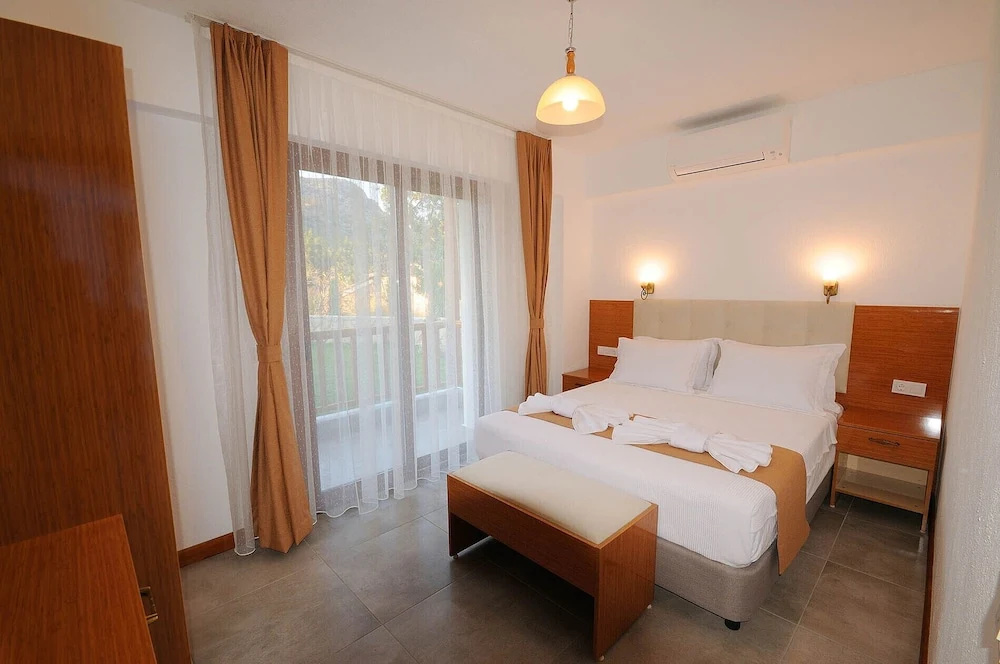 1 Bedroom Comfort Suite with balcony