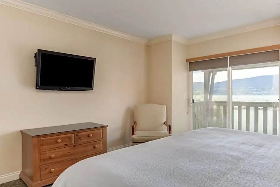 3 Bedrooms Villa with garden view