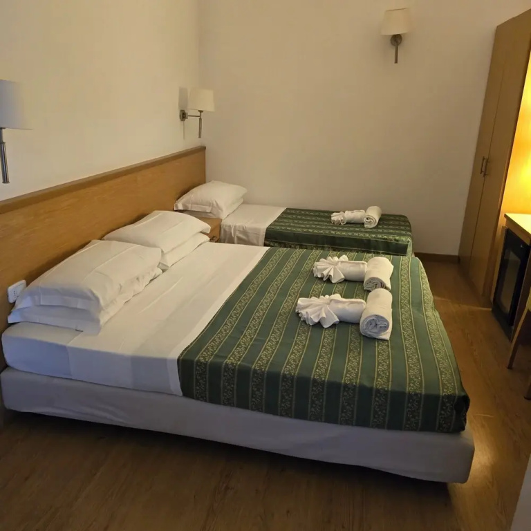 Deluxe Triple room