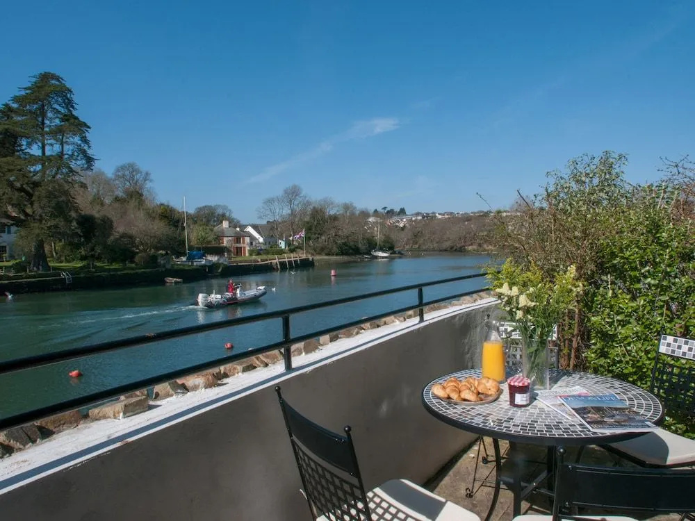 1 Crabshell Quay