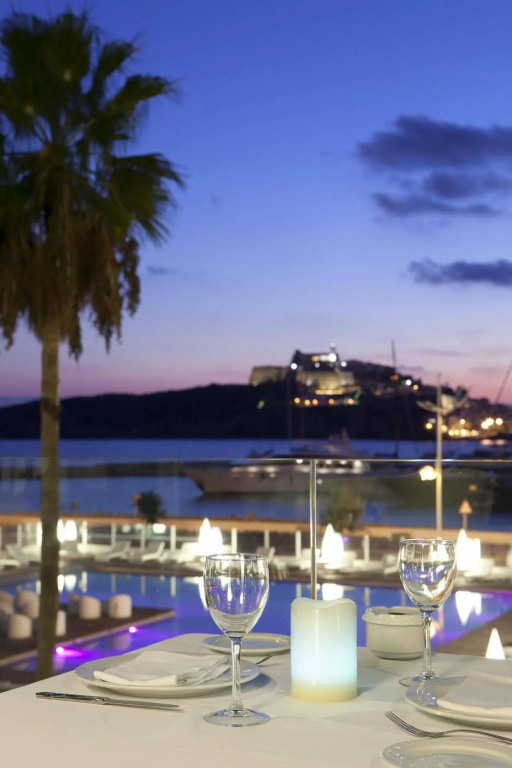 Beach & Waterfront