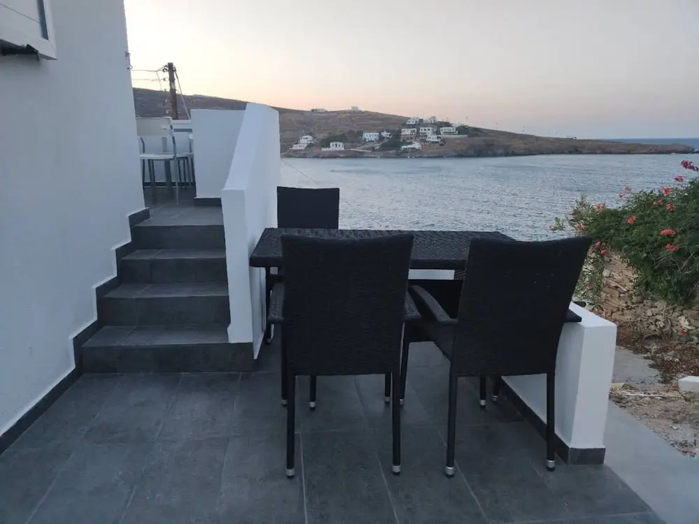 Theis Seafront Retreat - Loutra Seaview Bliss