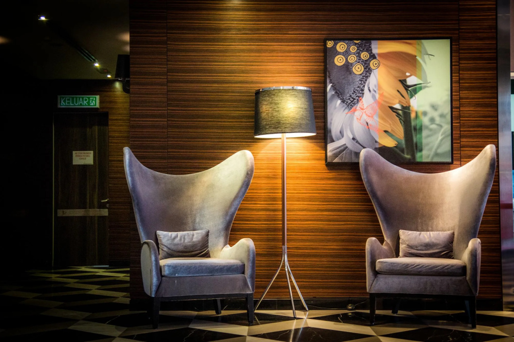 Lobby & Reception