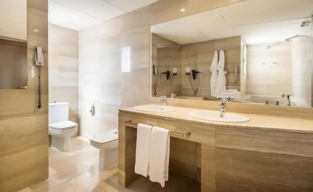 Hotel ILUNION Almirante - Chambres