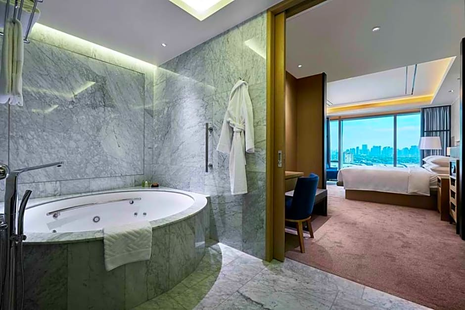 Governor Double Suite (full double bed)