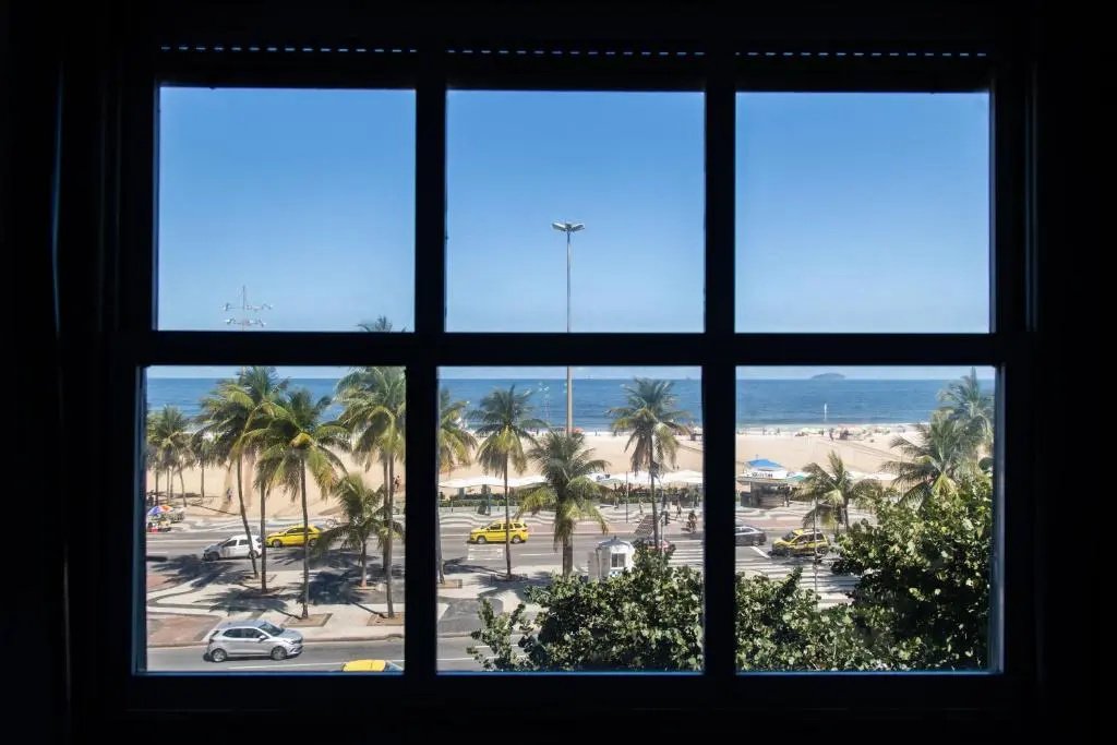 Apartamento grande com vista frente mar Copacabana