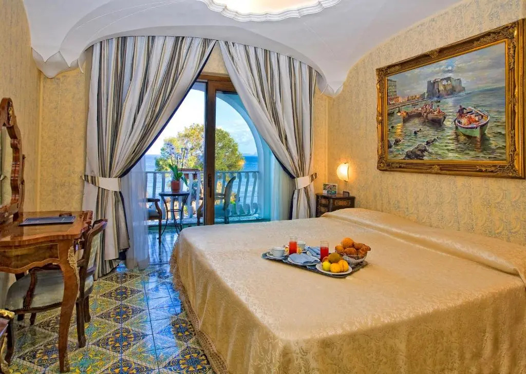 Deluxe Double room (full double bed)