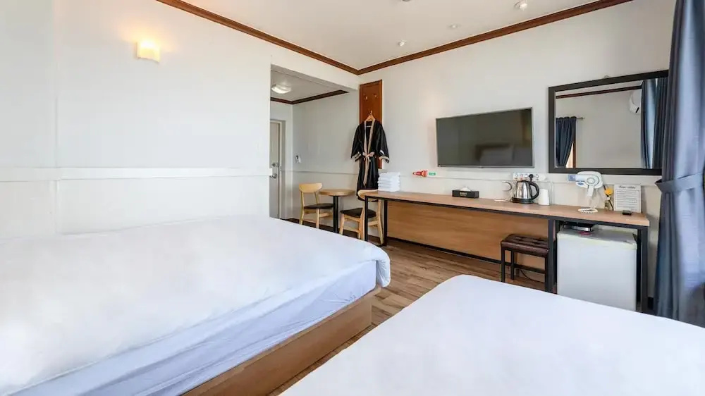 1 Bedroom Standard Double room with ocean view (twin beds)