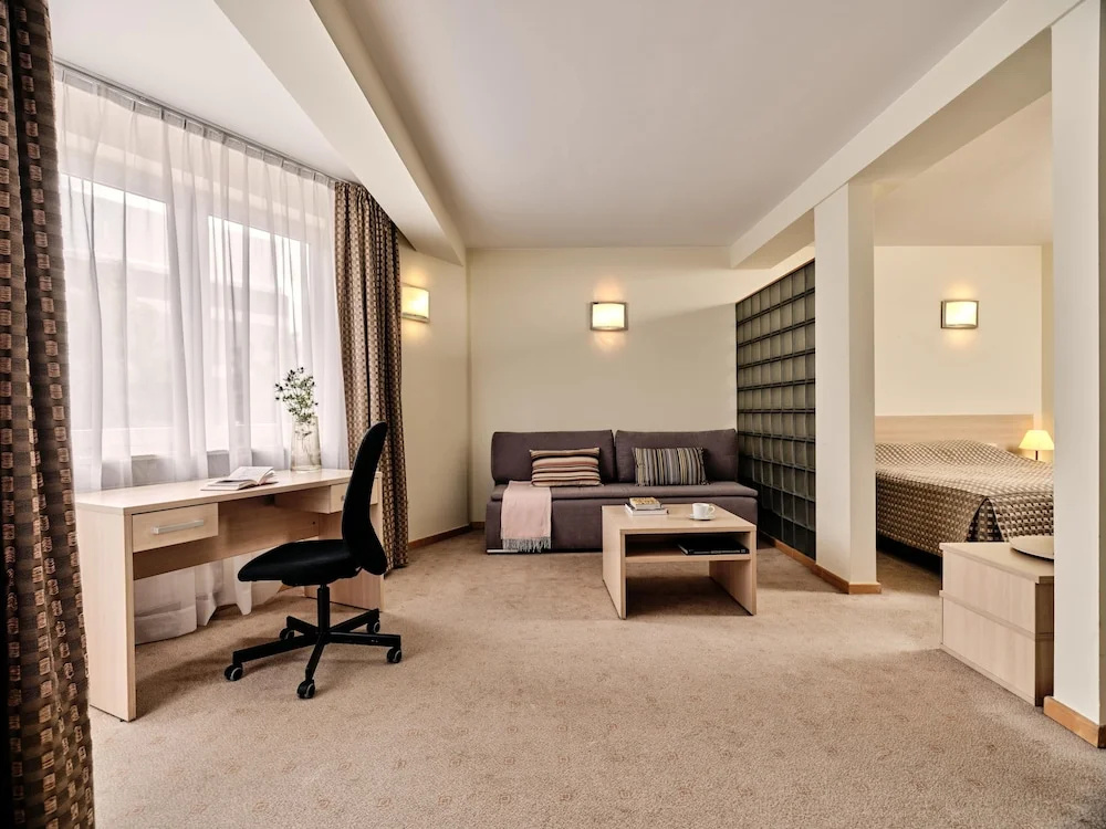 Economy Studio