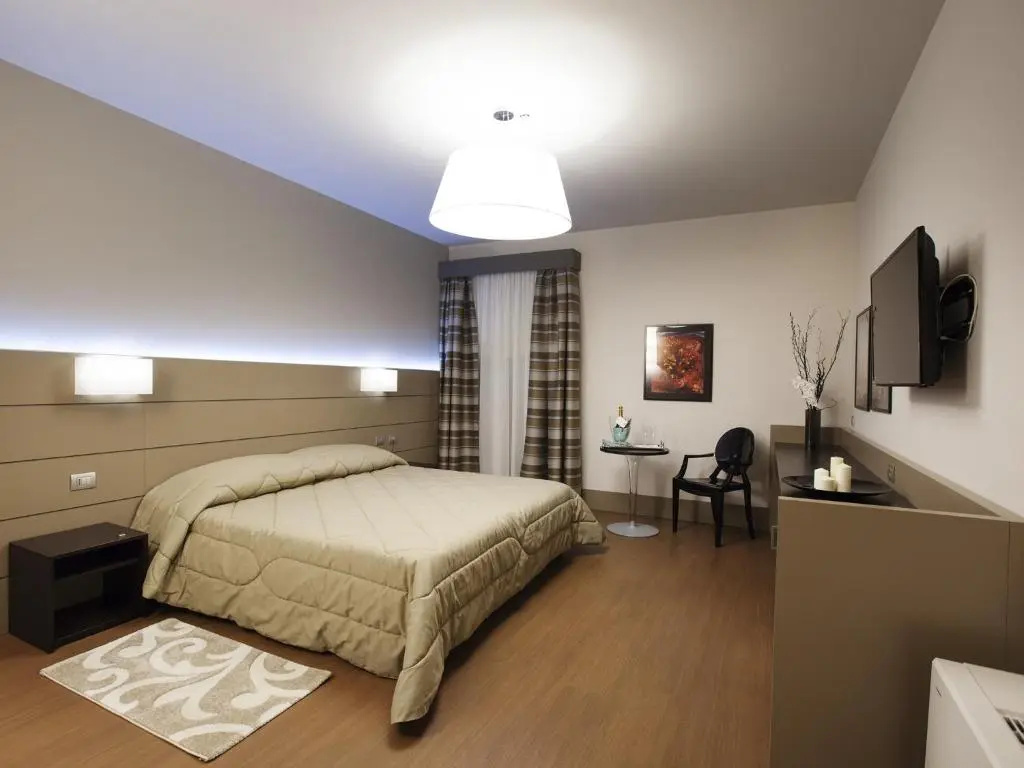 Superior Double room (full double bed)