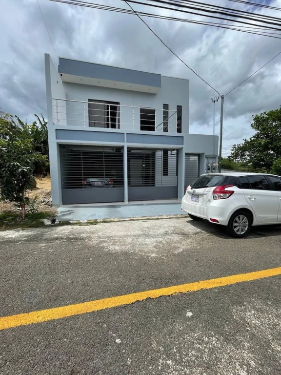 3 bed 2 Bath 15 min From Airport