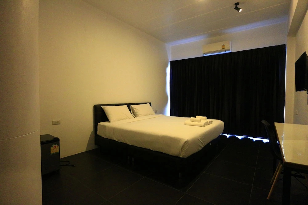 Standard Double room with balcony (full double bed)