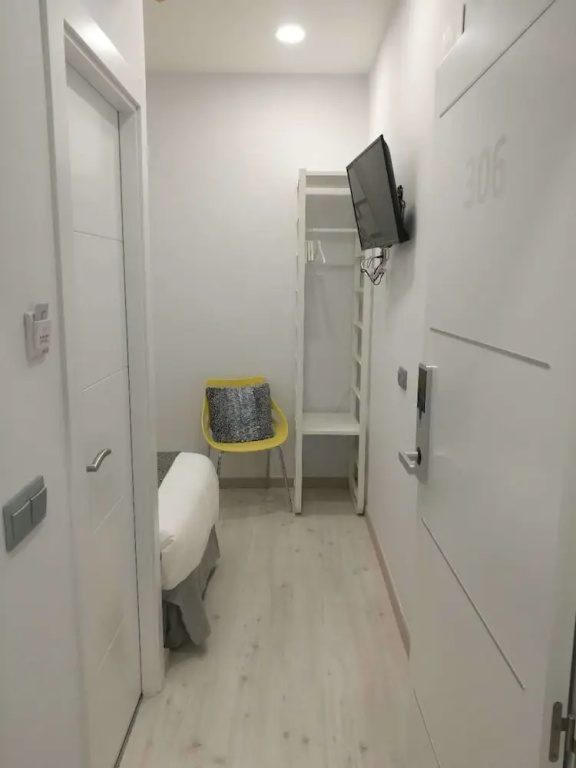 Standard Single room (single bed)