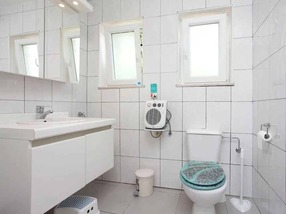 Plush Holiday Home in Nassogne with Private Garden - фото 7