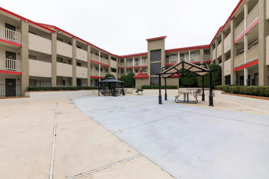 Studio 6 Irving, TX – DFW North