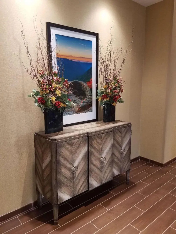 Lobby & Reception