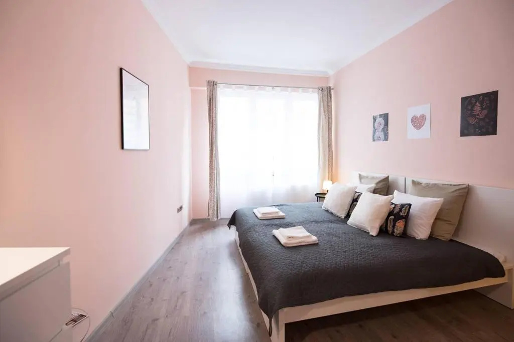 Ultra central large home with AC and balcony