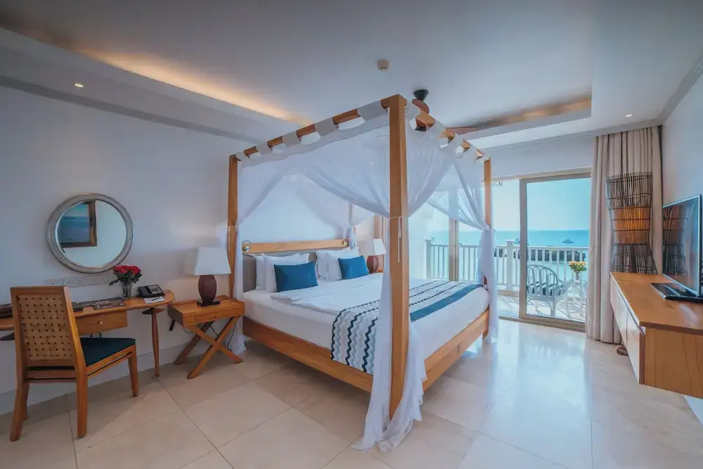 Standard Double room with balcony and with ocean view (full double bed)