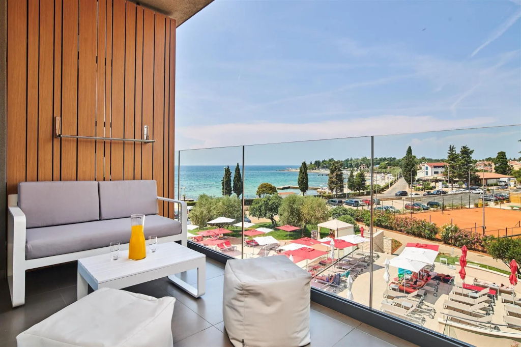 Balcony & Terrace
