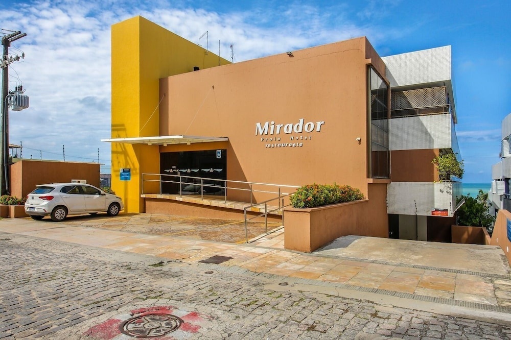 Mirador Suites Beira Mar com Piscina