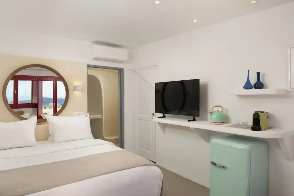 Deluxe Double room with sea view (full double bed)