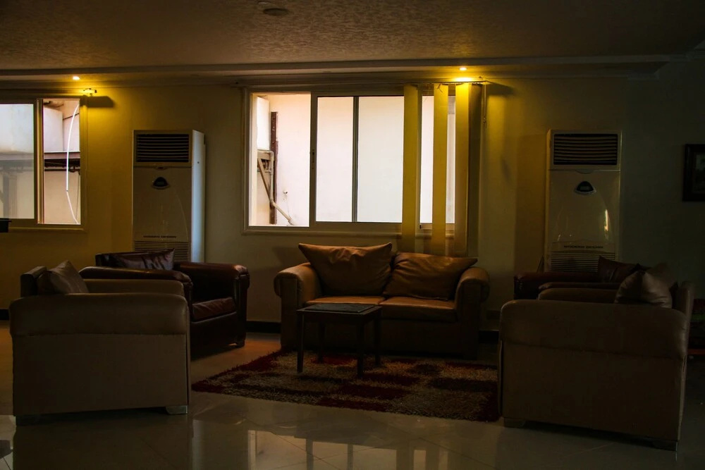 Lobby & Reception