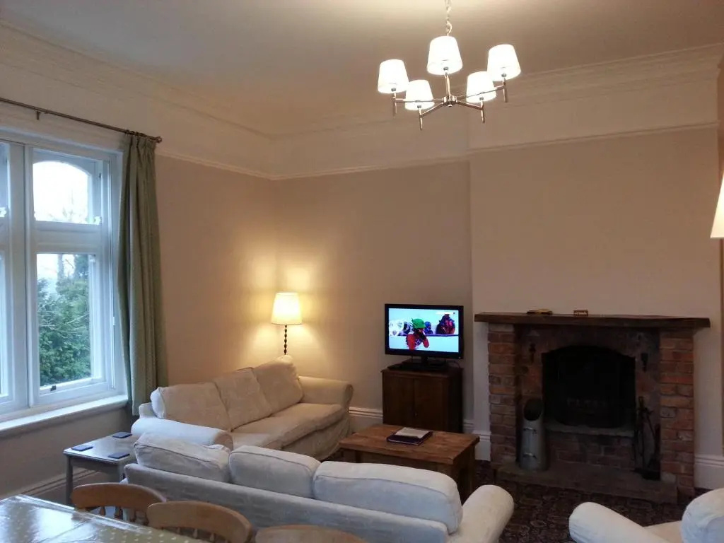 3 Bedrooms Apartment