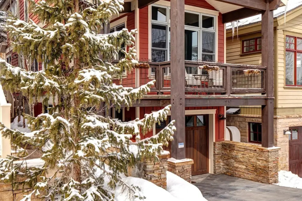 Red Crest 3 Bedrooms PWS-957 by KBM