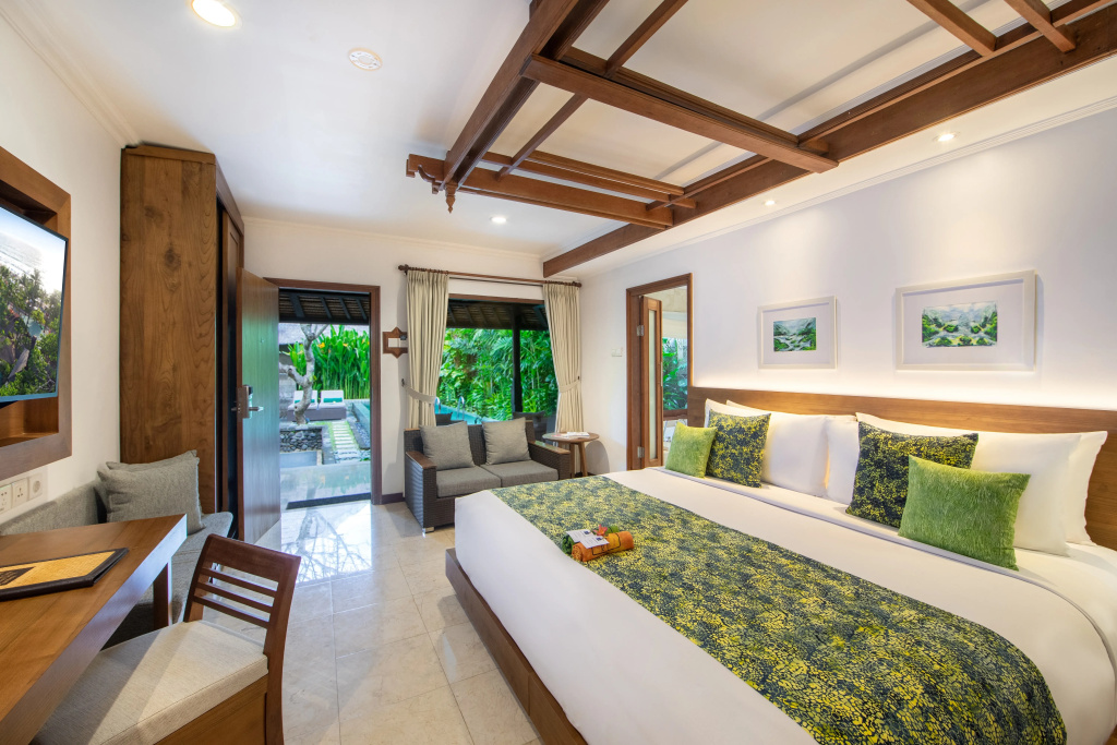 Legian Beach Hotel — фото