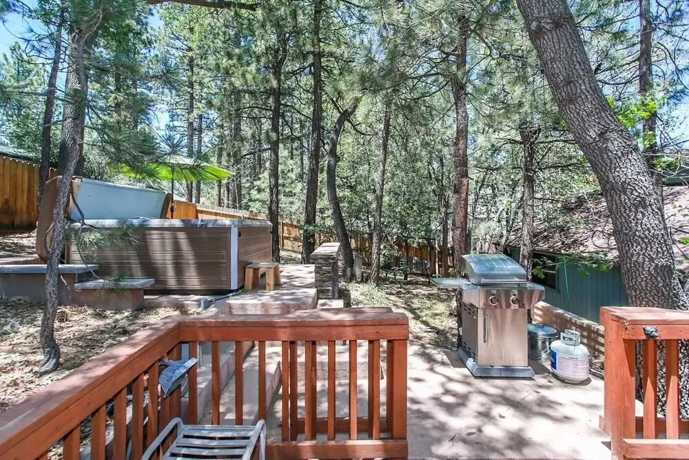1867- Diamond Houzz 3 Bedroom Home by Redawning
