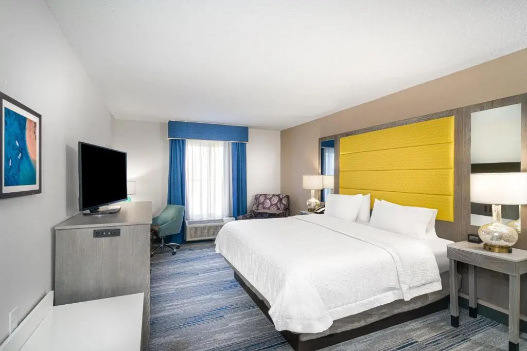 Hampton Inn and Suites Amelia Island Historic Harbor Front - Chambres
