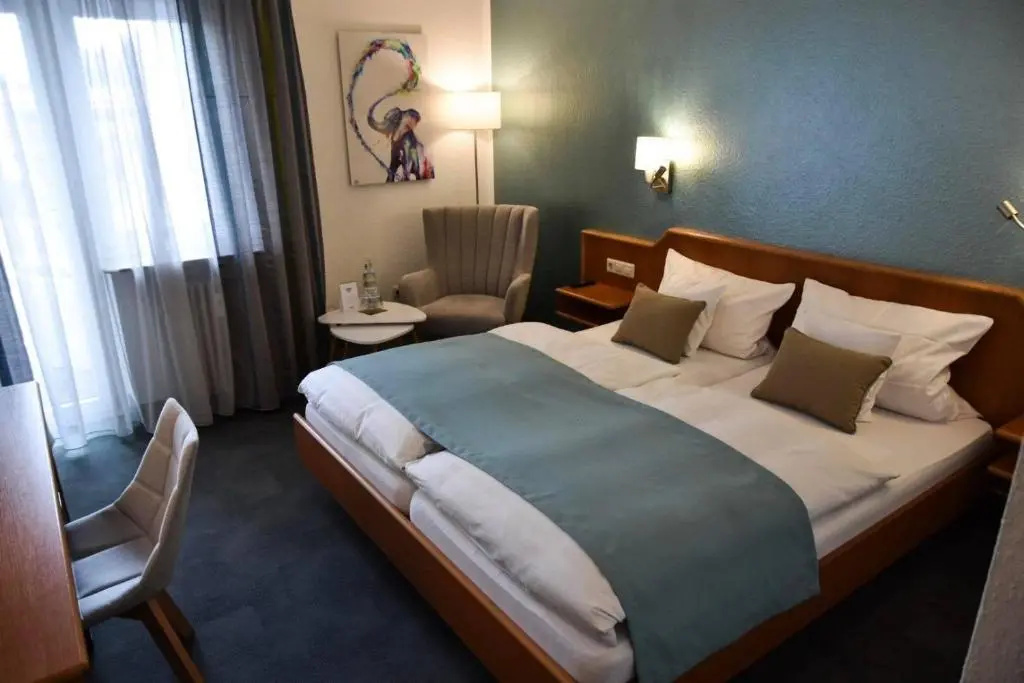 Standard Double room with balcony (full double bed)