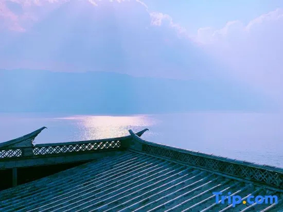 Zhenmei Holiday Hostel (Dali Erhai Cliff Lake View)