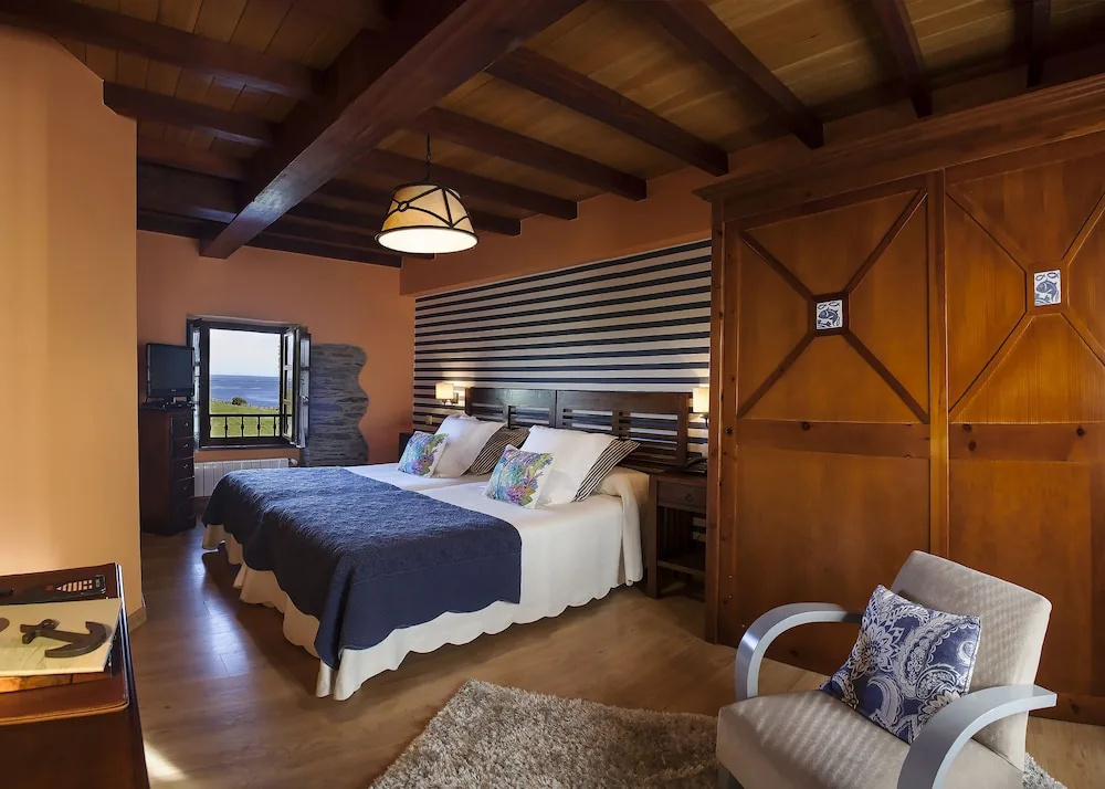 Standard Double room with sea view (full double bed)