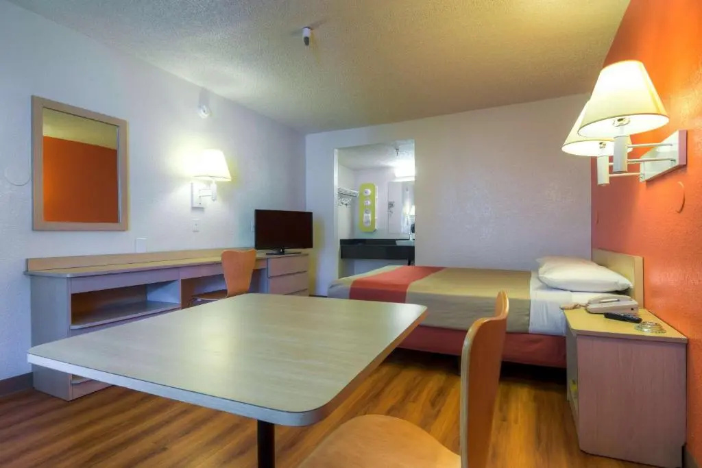 Motel 6 Santa Ana, CA