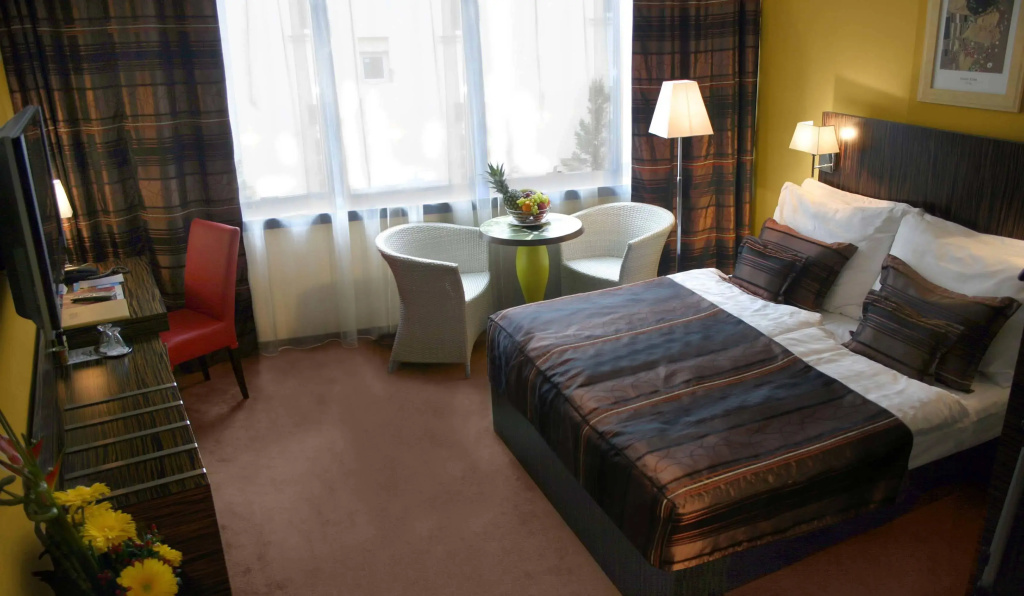 EA Hotel Crystal Palace - Général