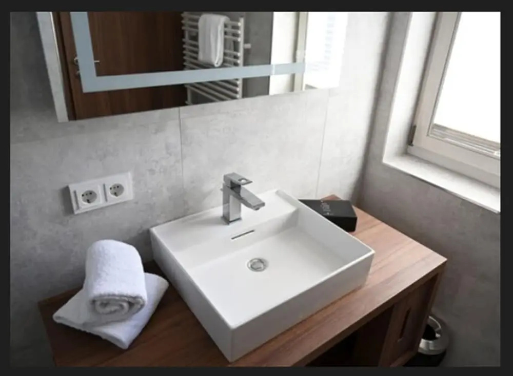 Hotel Schwarzer Adler - Chambres
