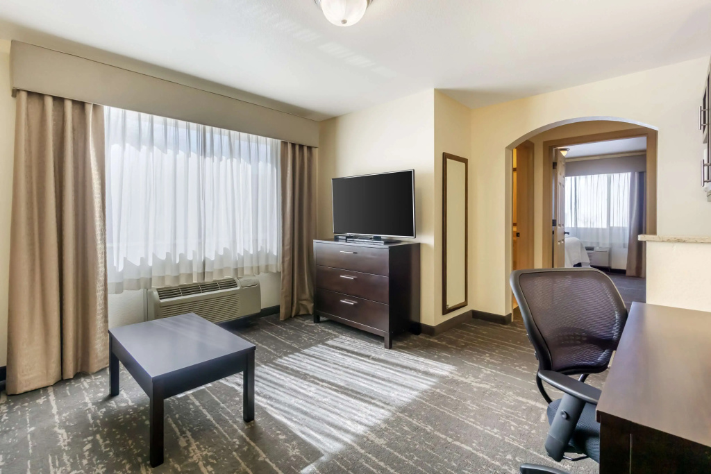 Double Junior Suite (full double bed)