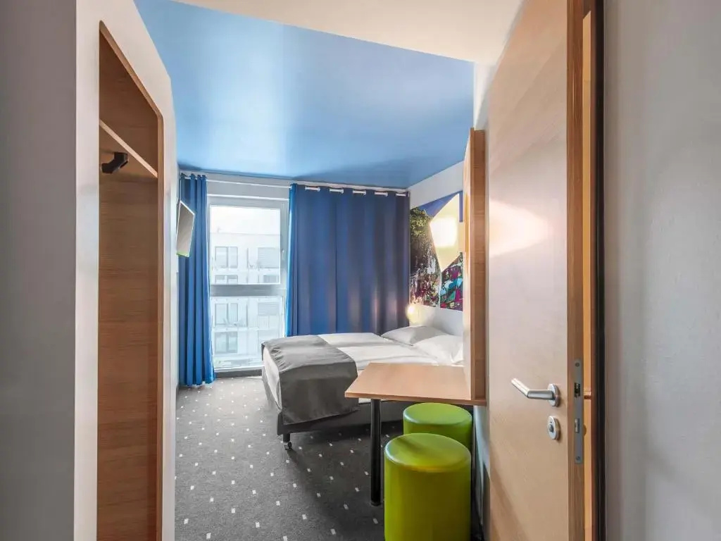 Standard Double room (full double bed)