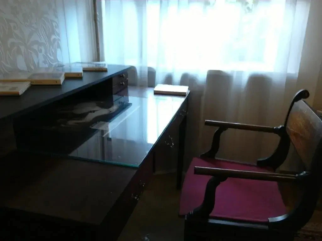 Teatralnaya Ploshchad 12 — 2
